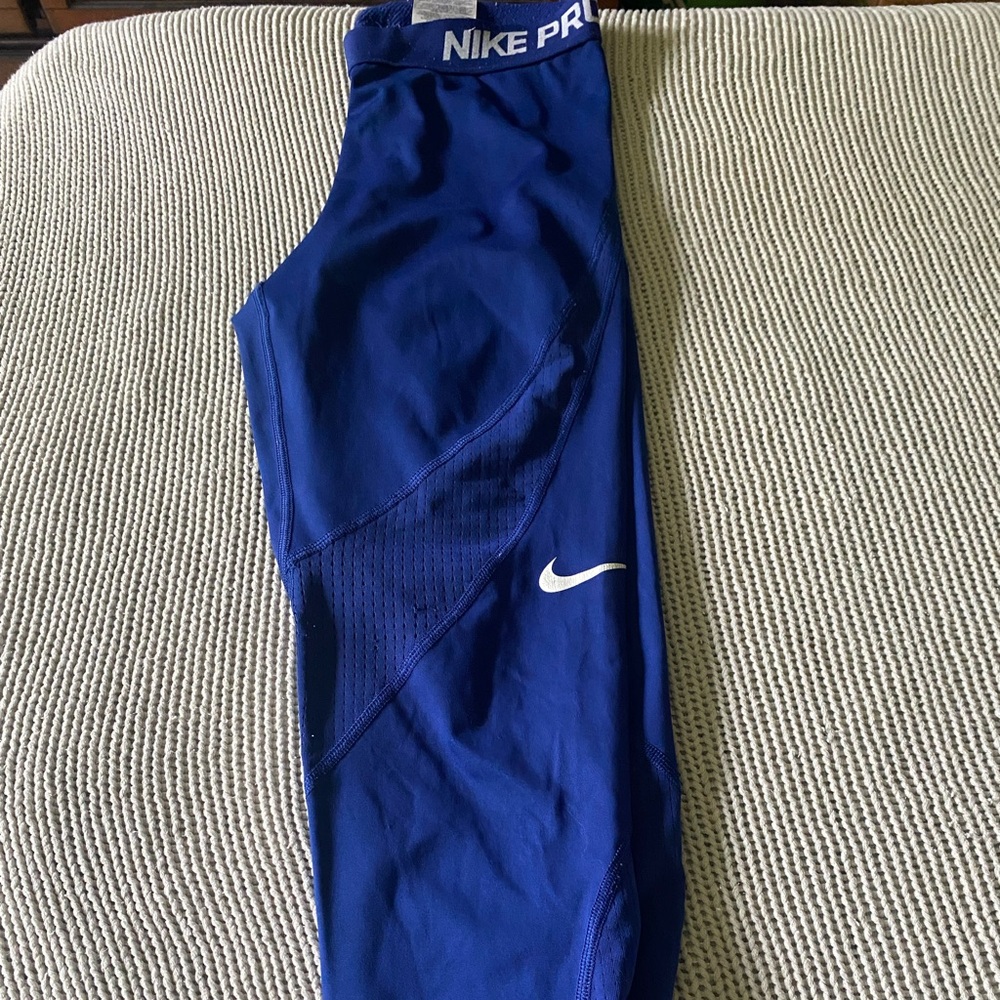 Nike pro capri leggings